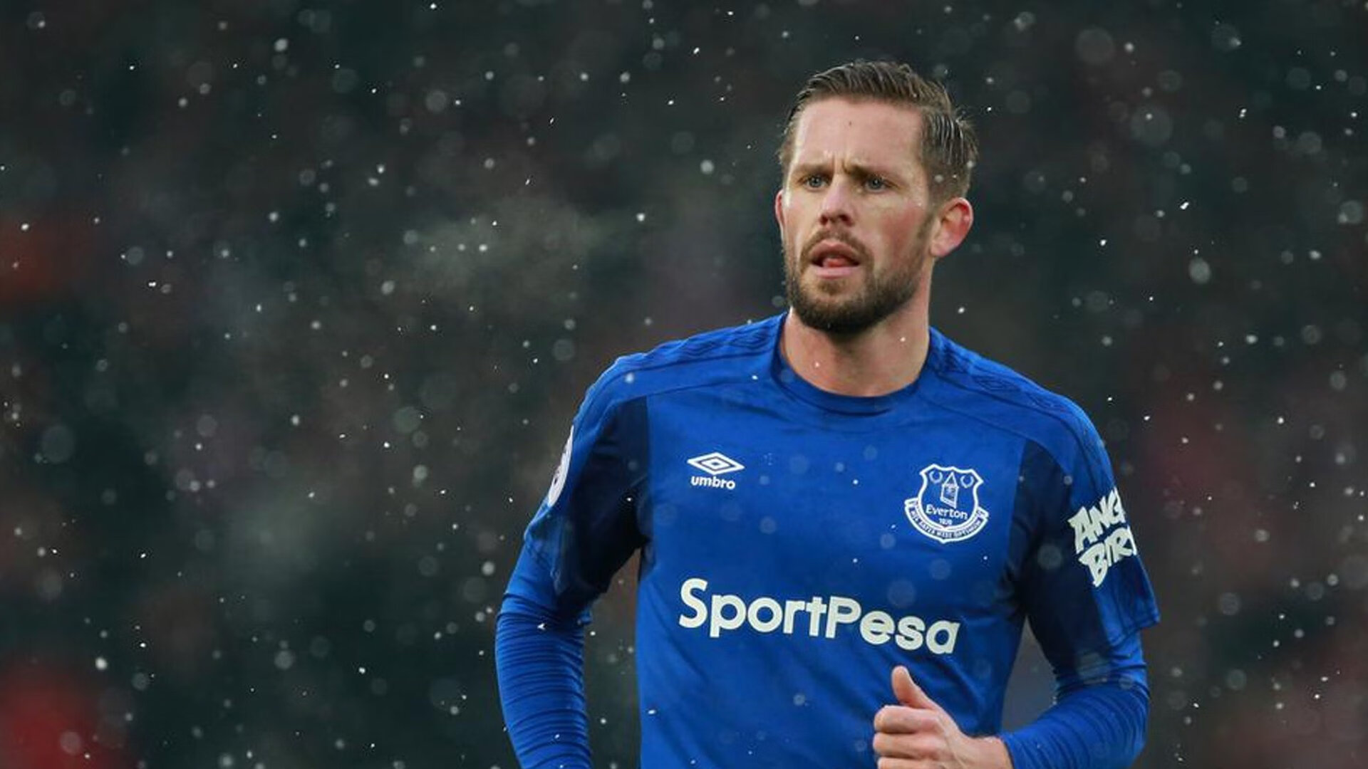 上港引援第一人现身？28岁前锋张玉宁或拿顶薪加盟，上港 引援